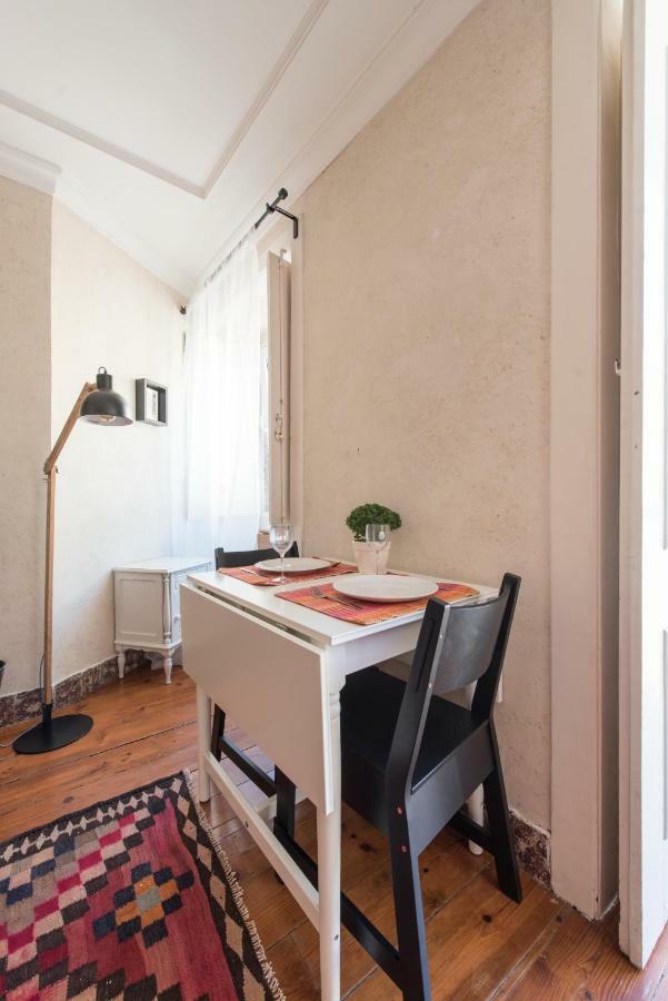 Cozy Apartment In Historic Center リスボン エクステリア 写真
